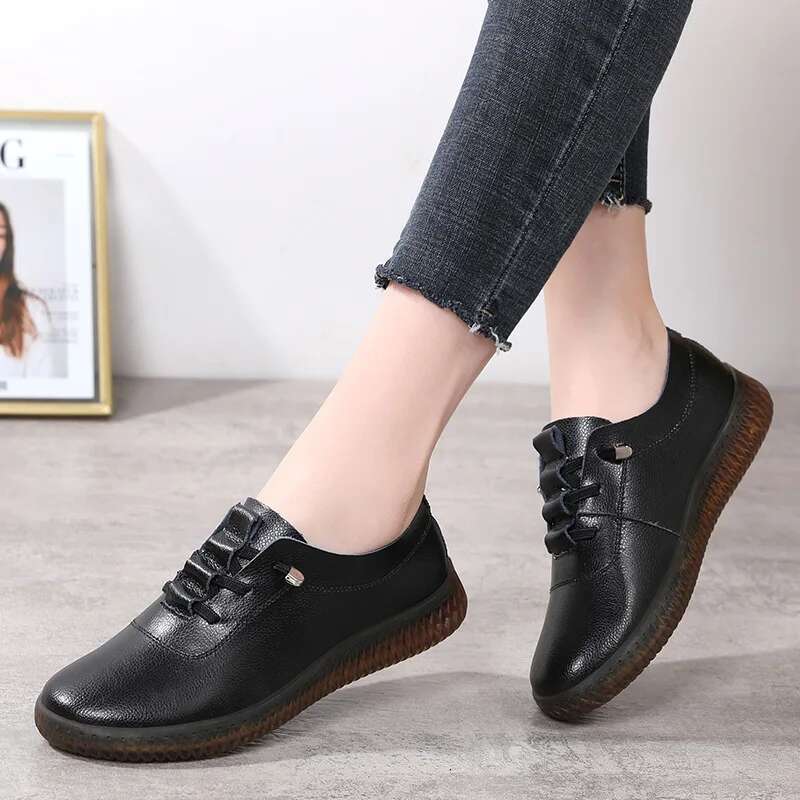 2025 New Women's Casual Soft soled Lightweight Flat Shoes Designer Fashion Outdoor Sports Walking Training Shoes