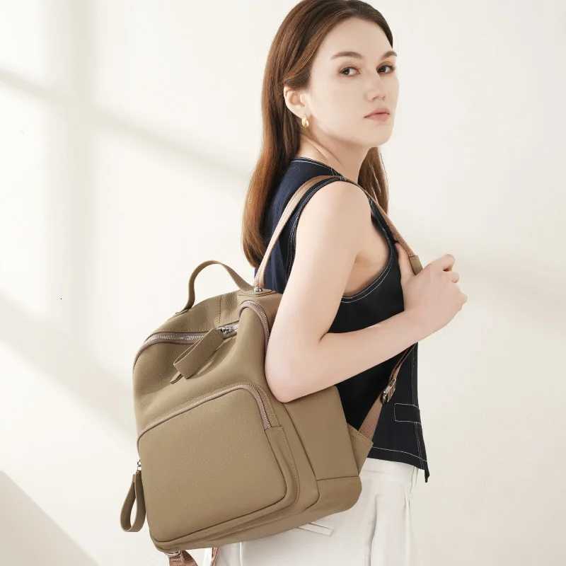 New Top Layer Cowhide Large Capacity Laptop Leather Backpack Double Shoulder Casual School Travel Commuter Womens Bag MochilaW251114