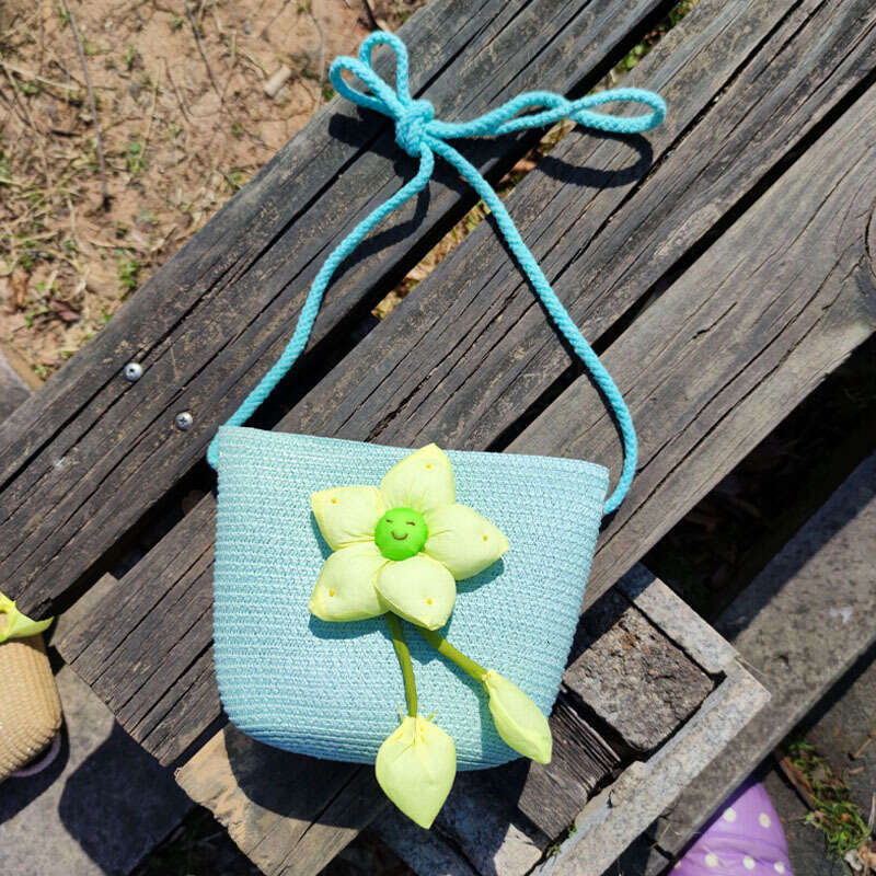 Handmade Beach Bag Little Summer Woven Straw Cute Children's Mobile Phone Bag, 2025 New Stylish Girl's Crossbody Bag Kq2