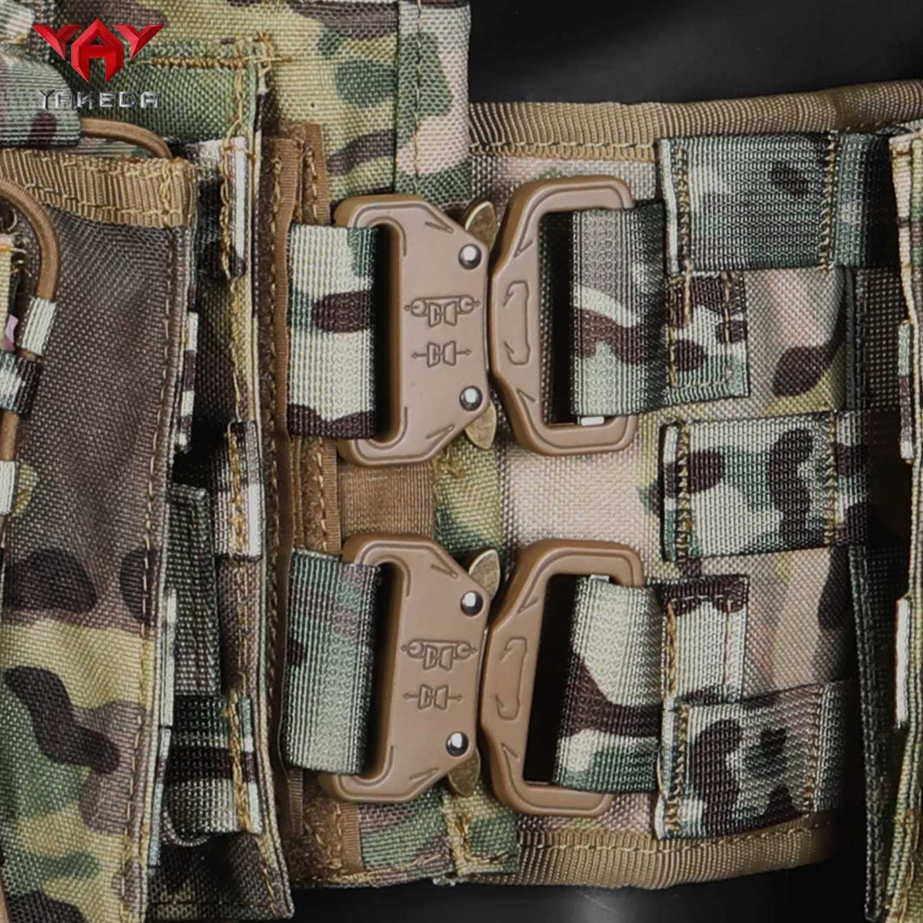 YAKEDA four metal buckle hunting vest has multiple pockets. XJ251114