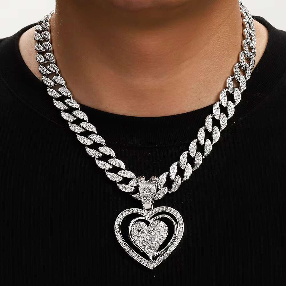 DHcollection Iced Out 15MM Cuban Necklace With Alloy and Rhie Hip Hop Heart Pendant Rapper Chain