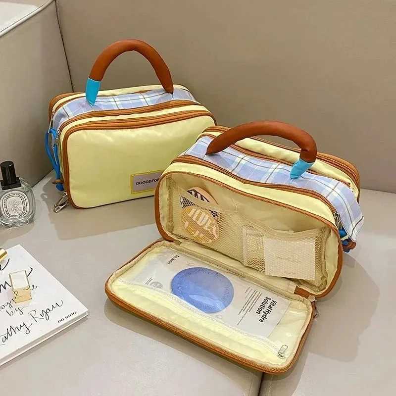 Large capacity waterproof Oxford cloth travel kit makeup bag durable cosmetics organizer toilet storage W handbagXJ250415