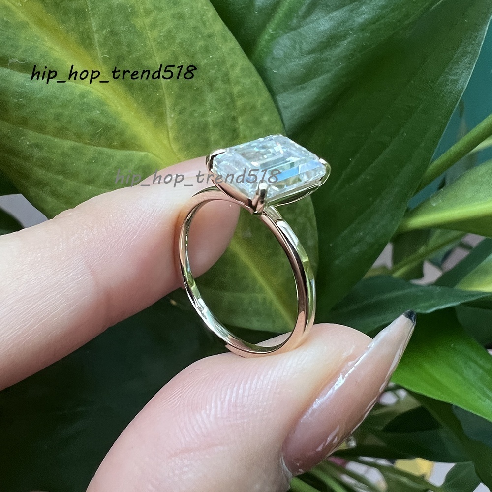 Fancy Jewelry Romantic 10K Solid Gold AU585 7x10mm Emerald Cut White Moissanite Plain Band Wedding Ring