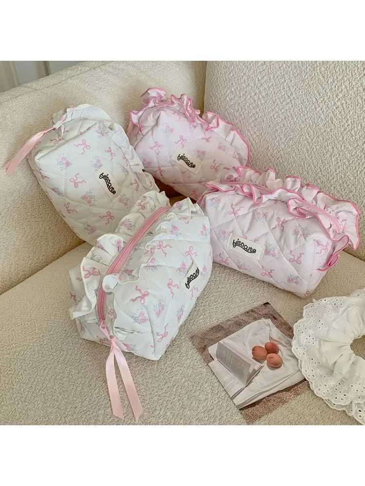 Korean womens bow lace makeup bag Fi handheld sweet makeup bag storage bag for girls travel makeup itemsXJ250415