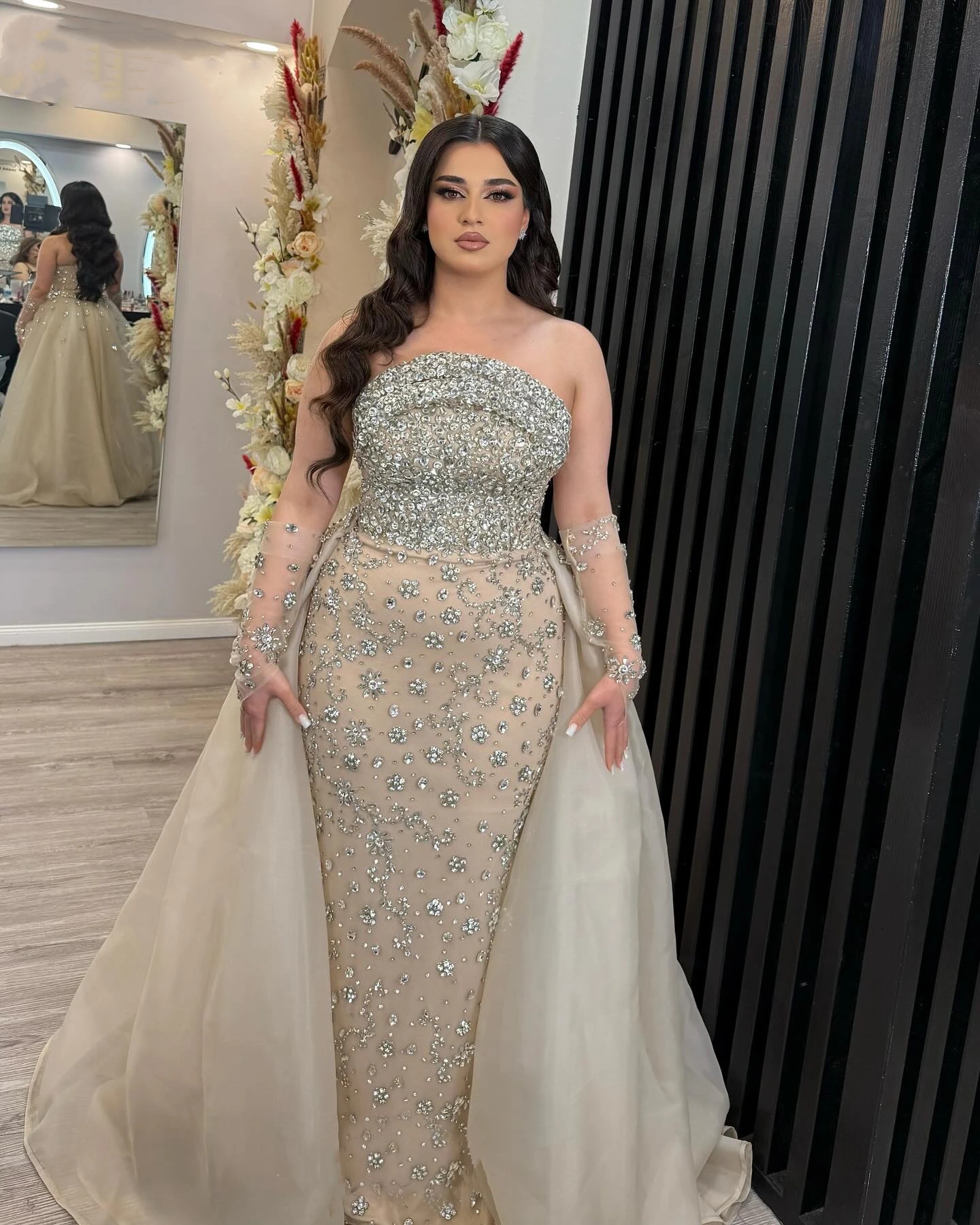 Gorgeous Crystal Beads Evening Dresses Strapless Prom Gowns Detachable Train Slim Customized Formal Occasion Plus Size Sweep Train Party Dress Vestido