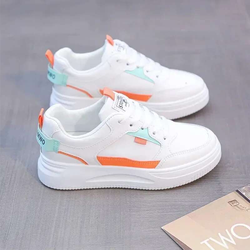 2025 New Designer Fashion Women's Sports Shoes White Running Thick soled Sports Shoes