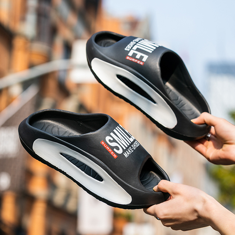 free shipping designer slippers 2025 new Men's outdoor flip-flops for wearing on the beach with anti-slip features trendy summer sandals fashiona