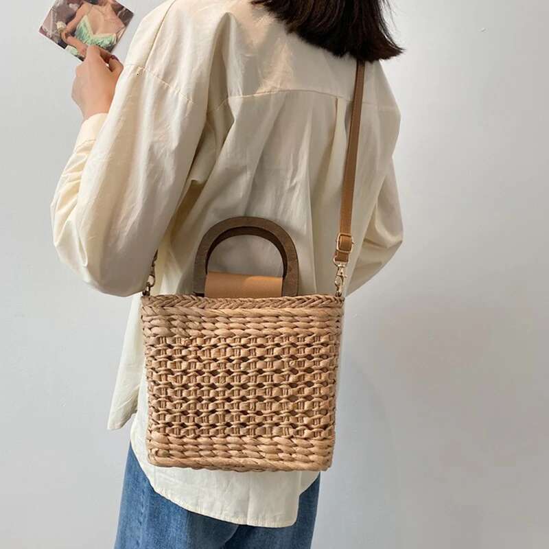 Hand-Held Wooden Handle Woven Bag Summer Cool New Light Brand Fashion Beach Leisure Travel Crossbody Handbag Shoulderbag