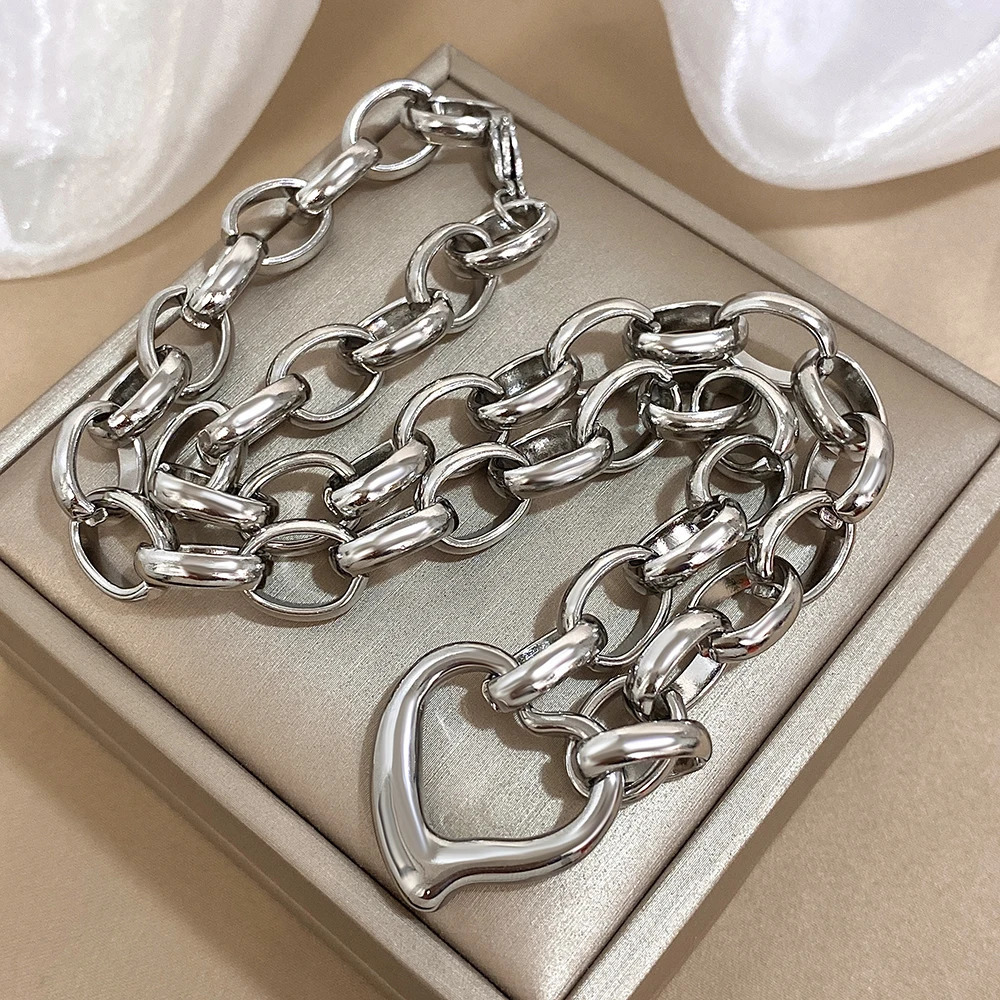 Gold stainless steel irregular hollow heart-shaped pendant necklace female trend metal thick chain sweater necklace jewelry 250408