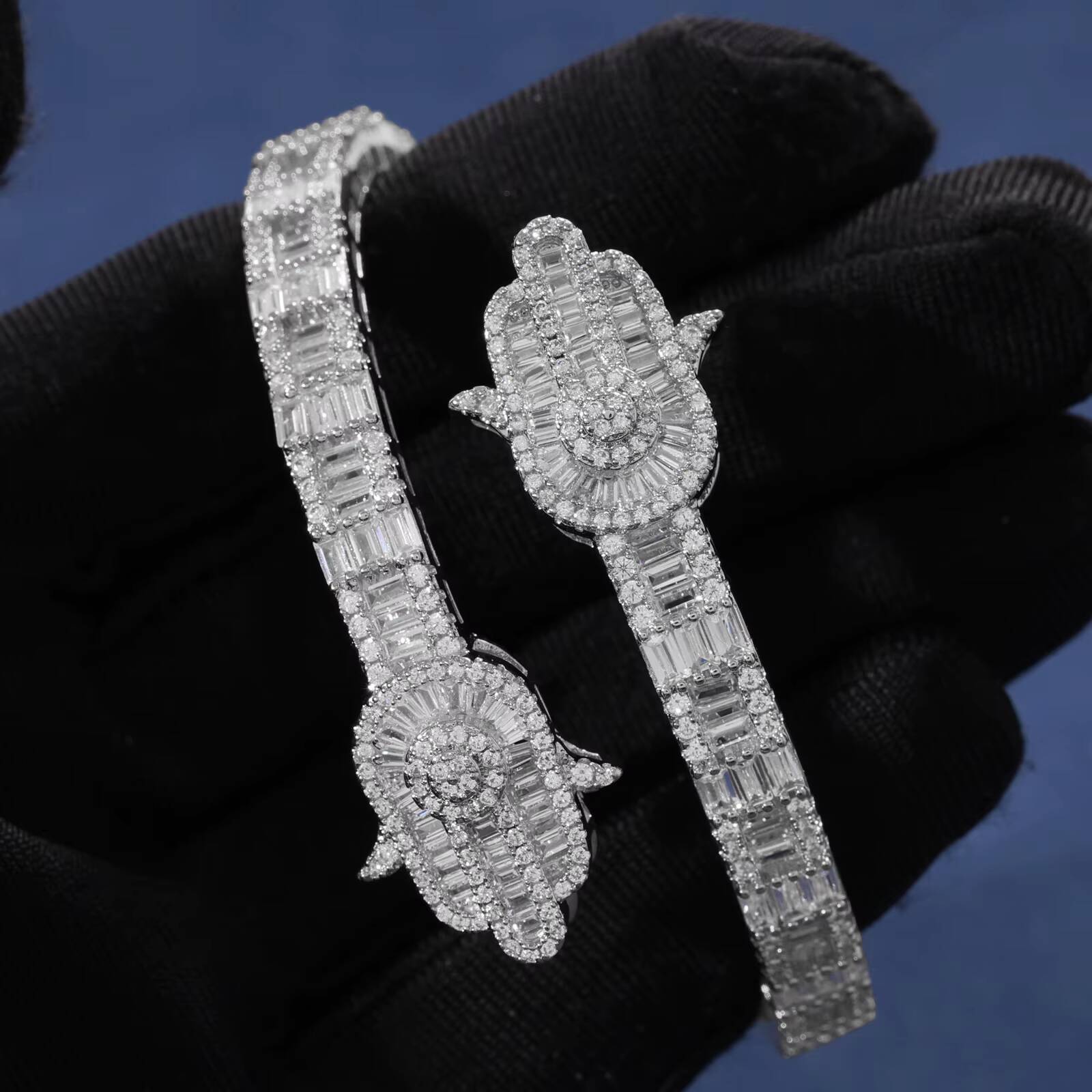 HipHop Retro Cool Trend Hand Jewelry Chains Mens Fashion Wrap Bracelets with Zircon Palm Personalized Hand Fatima Bracelets