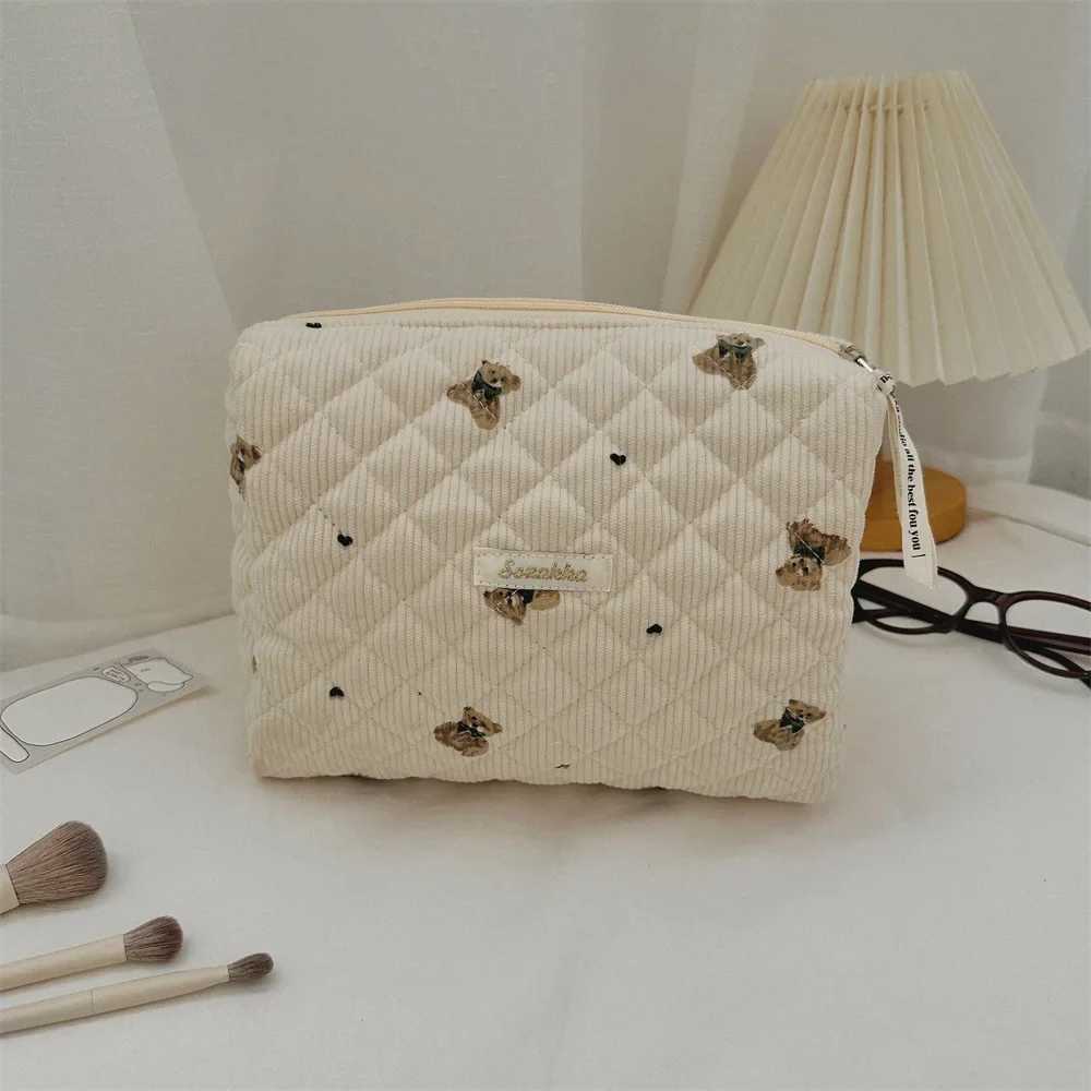 Carto Bear Womens Makeup Bag Portable Corduroy Womens Travel Makeup Storage Bag Simple Girl Pencil Box Cluh WalletXJ250415