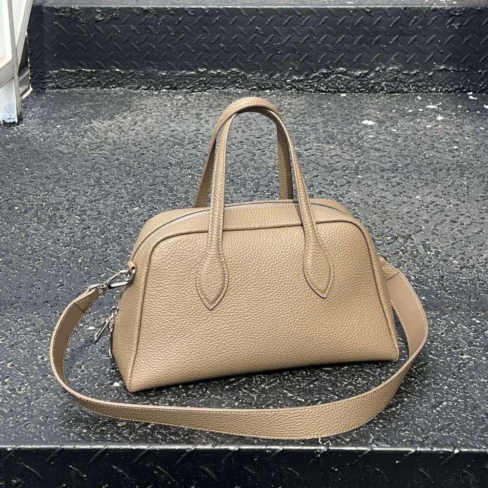 Mm Women's Bags Head Layer Cowhide Boston Bowling Tote Large Capacity Crossbody Shoulder Bag, High-End Leather Women's Bag