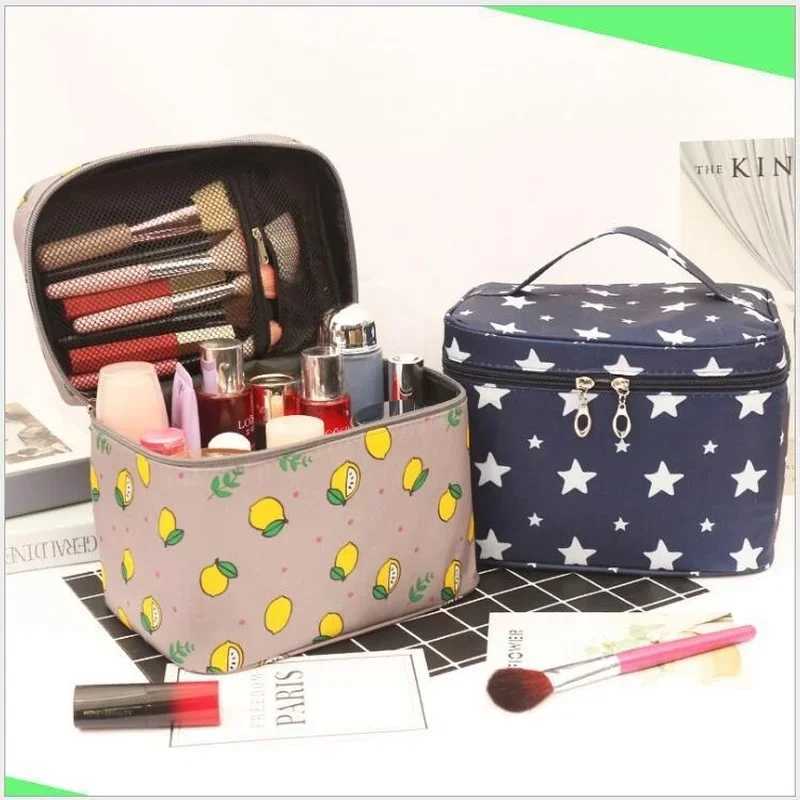 Travel waterproof portable womens makeup bag with high capacity toilet organizer storage makeup box zipper W beauty bagXJ250415