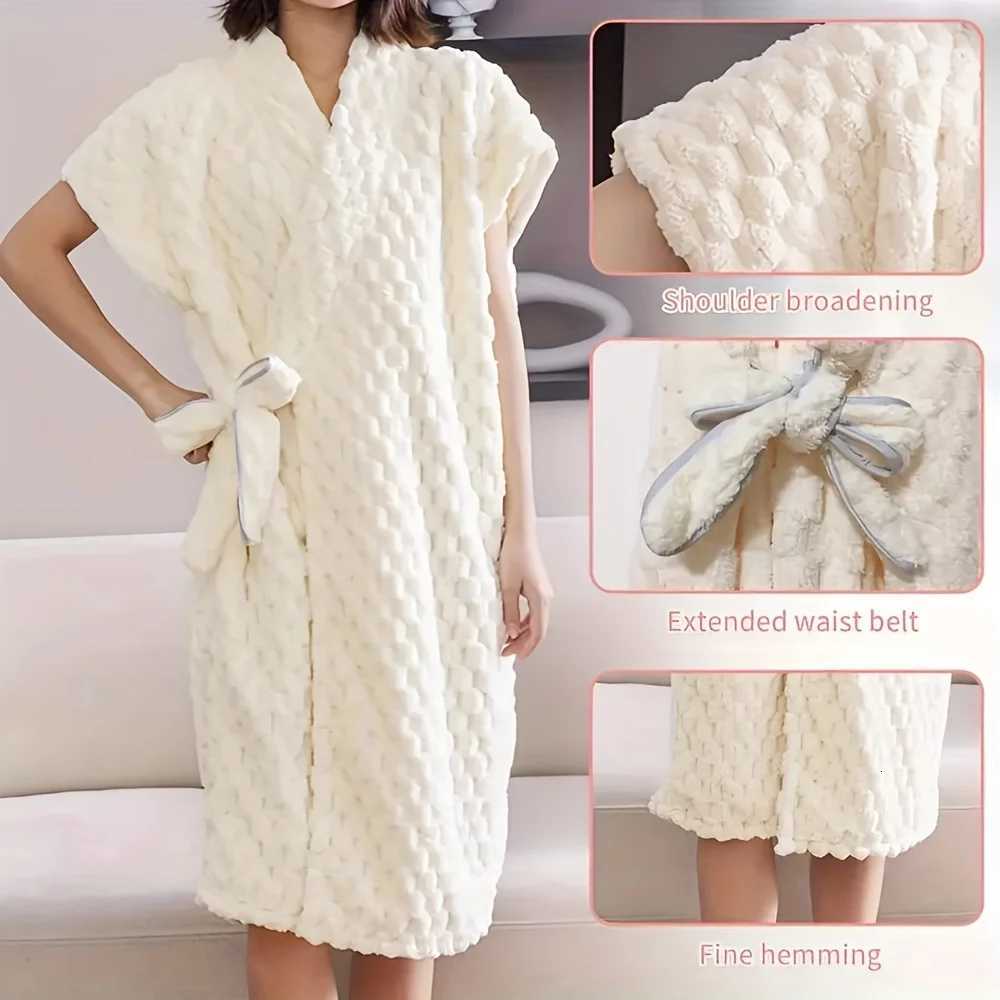 Golden Turtle Velvet Bathrobe Comfortable Skin friendly Absorbent Quick Bathing Bath Towel Slim and Beautiful C251115