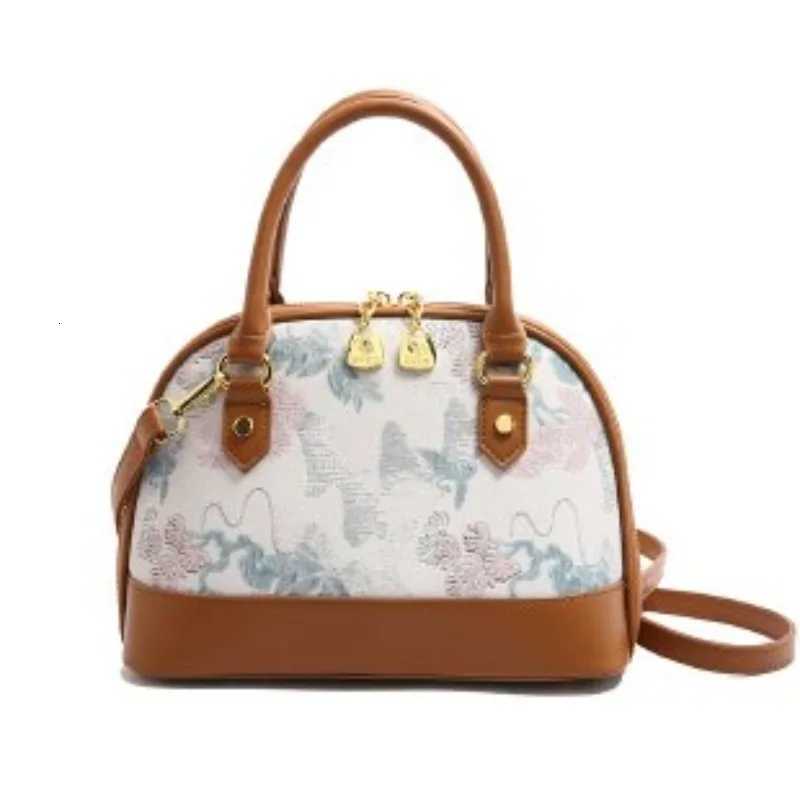 Fashion Forward Handbag For Modern Women Versatile Retro Printing Shoulder Bag Crossbody For A Distinctly Chic AppearanceW251115
