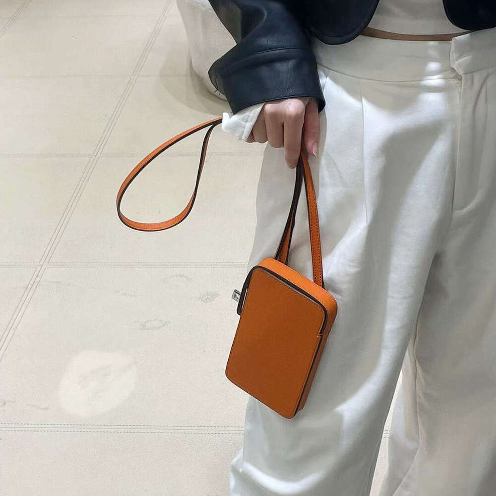 Mm Women's Bags Metal Buckle Phone Cowhide Crossbody Small High-End Texture Mini Women's Bag, Simple And Versatile Leather Backpack