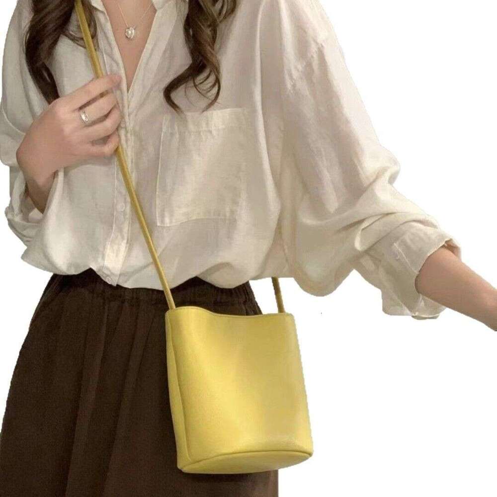 Mm Women's Bags Summer New Diagonal Cross Small Square Simple Women's Genuine Leather Sheepskin Commuter Shoulder Bag Guangzhou Luggage