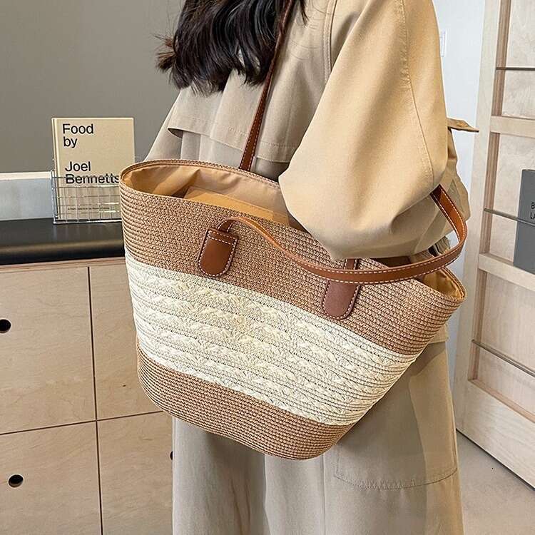 Handmade Beach Bag Fashionable Striped Grass For Summer 2023, New High-Capacity Artistic Style Woven Single Shoulder Portable Women's Bag Kq2
