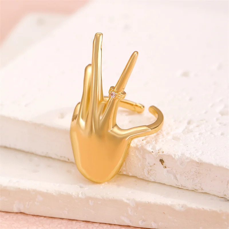 2024 Metal Palm Hip Hop Exaggerated Hand Shaped Ring For Women Girls Fashion Party jewelry accessories 250414