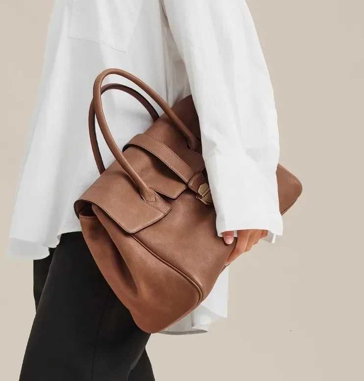 Handbag Briefcase Ladies Leather Retro Large Capacity Commuter Head Layer Cowhide Bags Soft Breathable SoftW251115