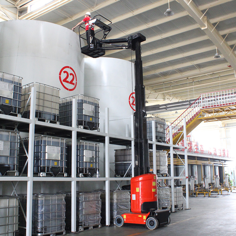 Electric Motor 200kg Self-propelled Person Vertical Mast Compact Boom Lift