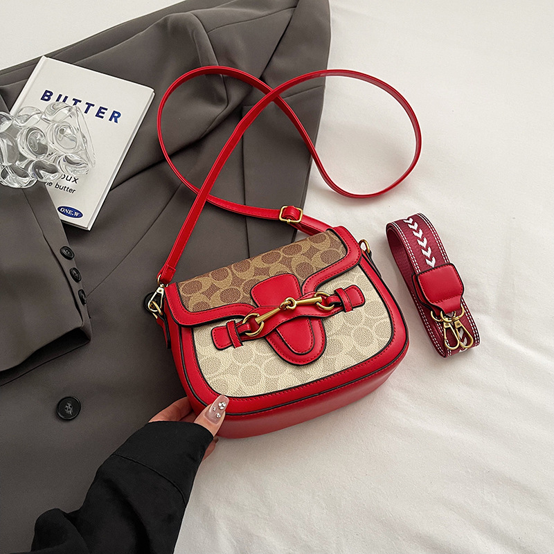 Luxury wide-shoulder belt women's mini square bag, retro style crossbody bag, shoulder bag, 2026 model handbag, elegant women's tote bag, so