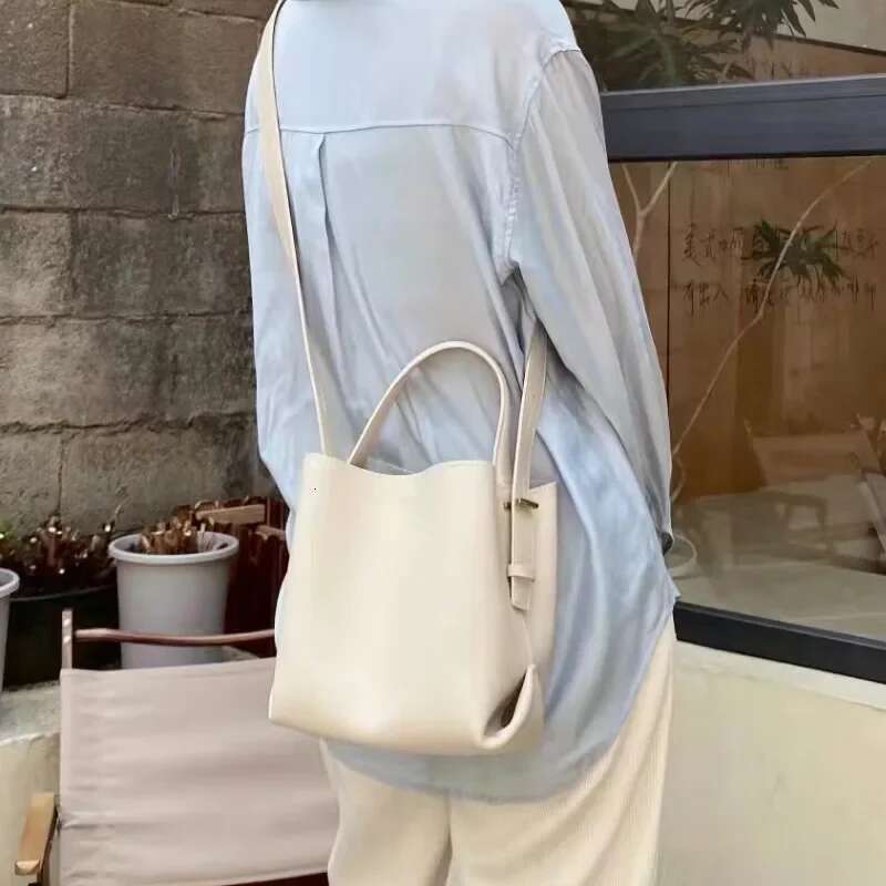 Designer Bag New Summer Small Bucket Tote Brown Color Cowhide Women Crossbody Bag Chic Design NAPPA Leather Female Handbag