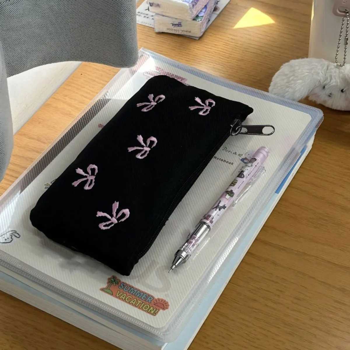 Black butterfly embroidery pencil case high appearance cosmetic storage bag simple interior cosmetic bag 1 pack (zipper direction random)XJ250415