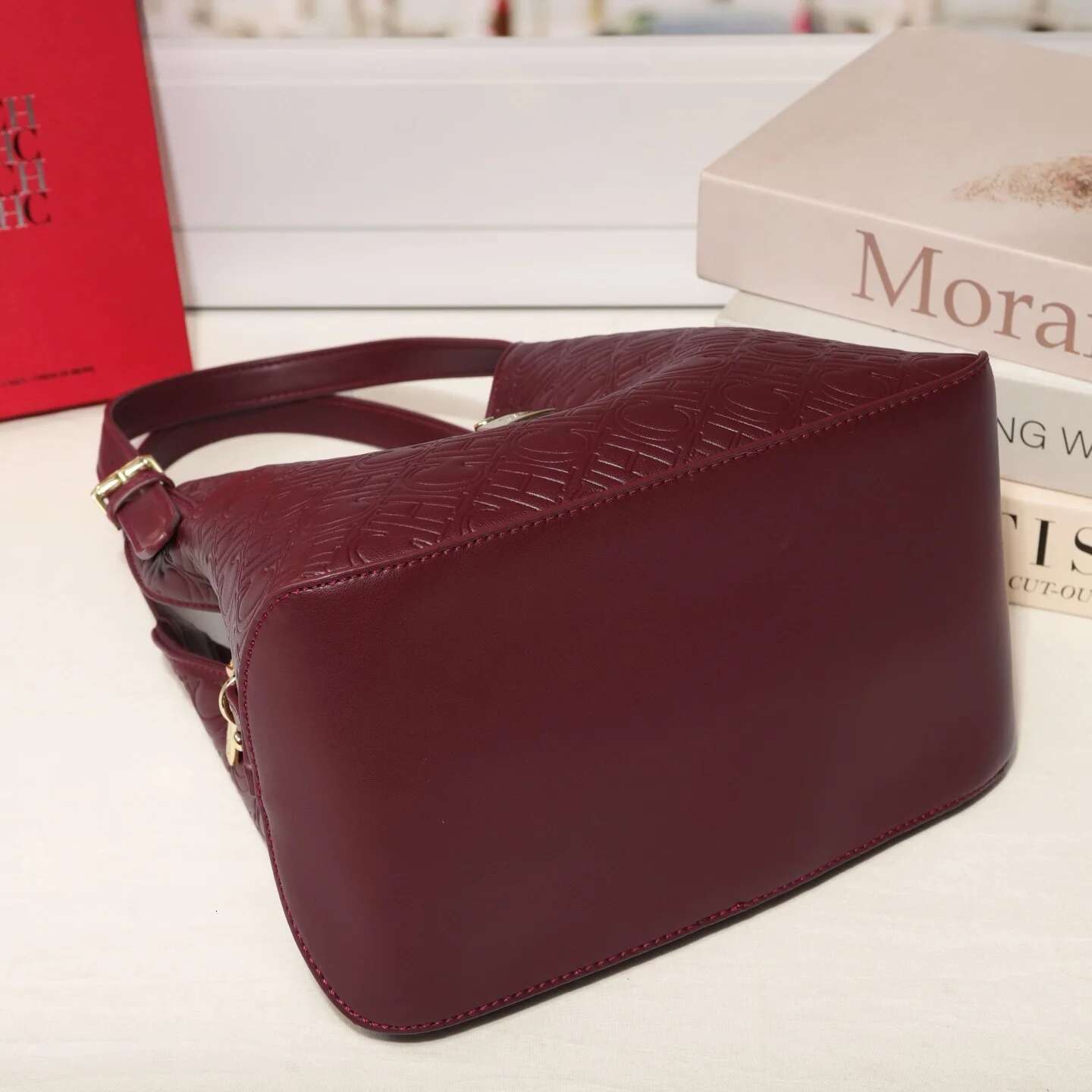 A For Classic Style Fashion Retro Craft New 2025 Women's Handbag Letter Printed Metal Accessories Large Capacity Solid Color