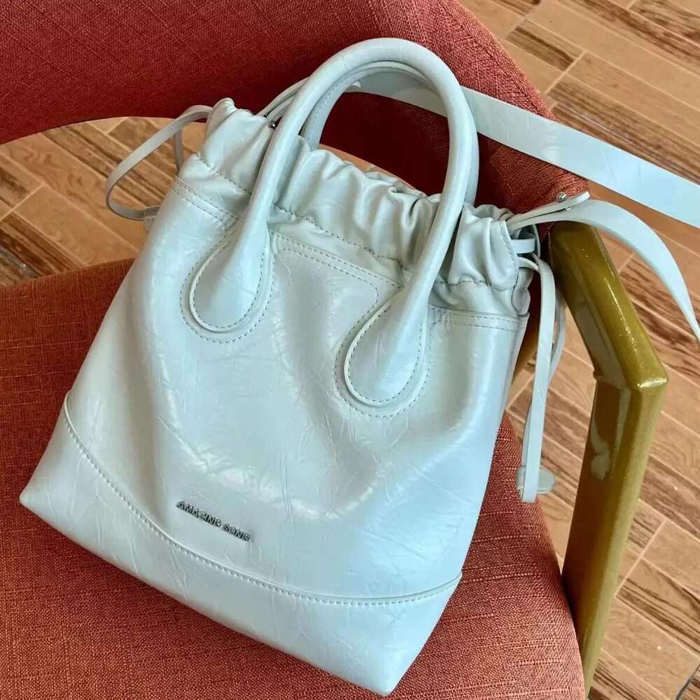 As Stray Bag Women's New Fashion Premium Shoulder Cowhide Portable Crossbody Commuter Versatile Chain Backpack Black