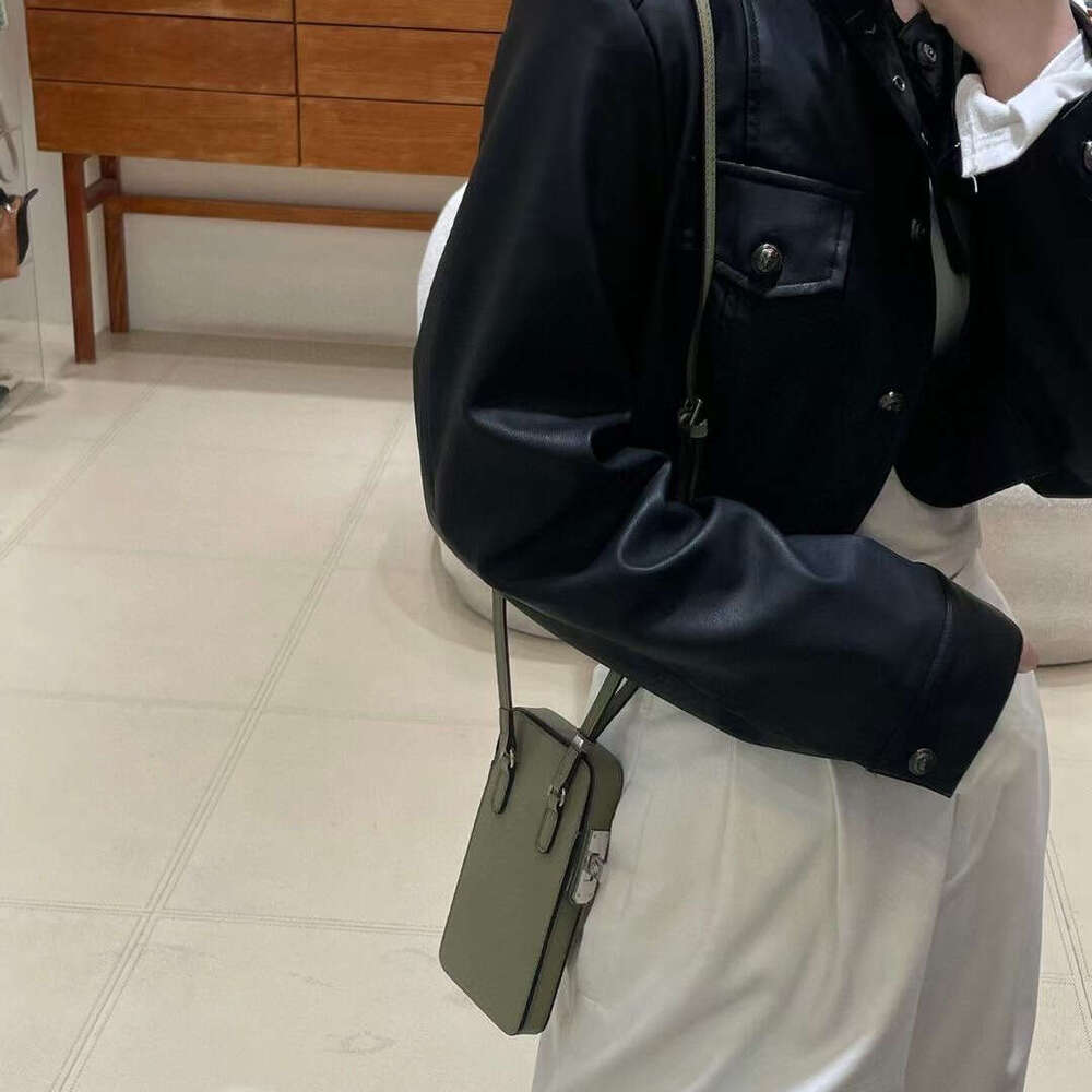 Mm Women's Bags Metal Buckle Phone Cowhide Crossbody Small High-End Texture Mini Women's Bag, Simple And Versatile Leather Backpack