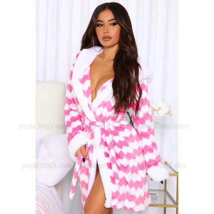 2025 Autumn Winter New Kimono Bathrobe Short Hooded Nightgown Women Warm Sleepwear Thick Flannel Shower Robes Nightwear C251115