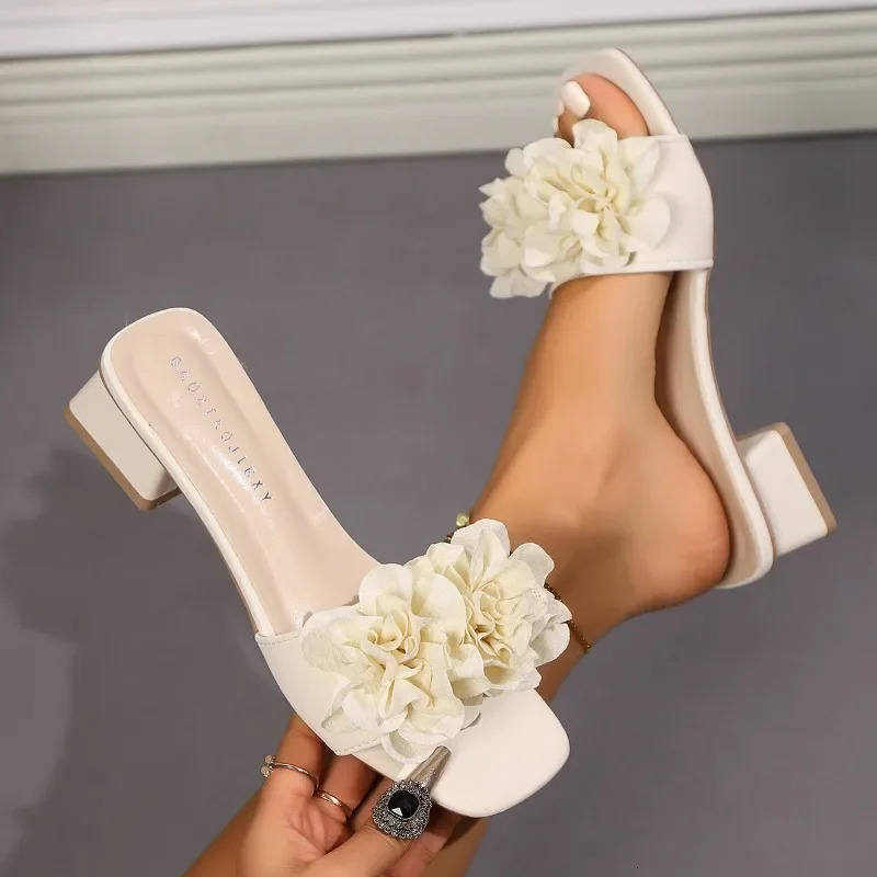 Womens Shoes Open Toe Womens Slippers Fashion Flower Dress Slippers Womens Square High Heels Womens Summer Modern Sandals 250411