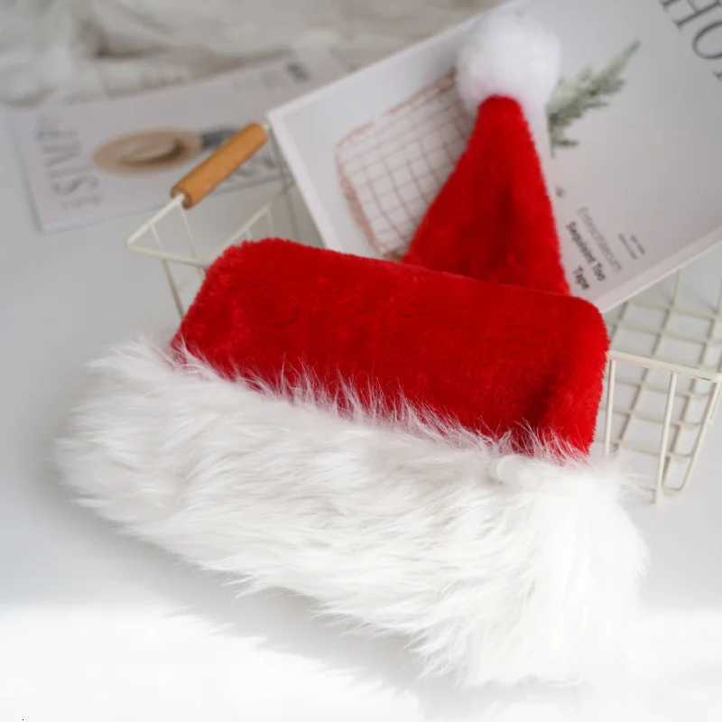 Christmas Santa Hat For Adults And Kids Xmas Holiday Hats Unisex Velvet Red Classic Fur Comfort New Year Festive Party Supplies Y251115