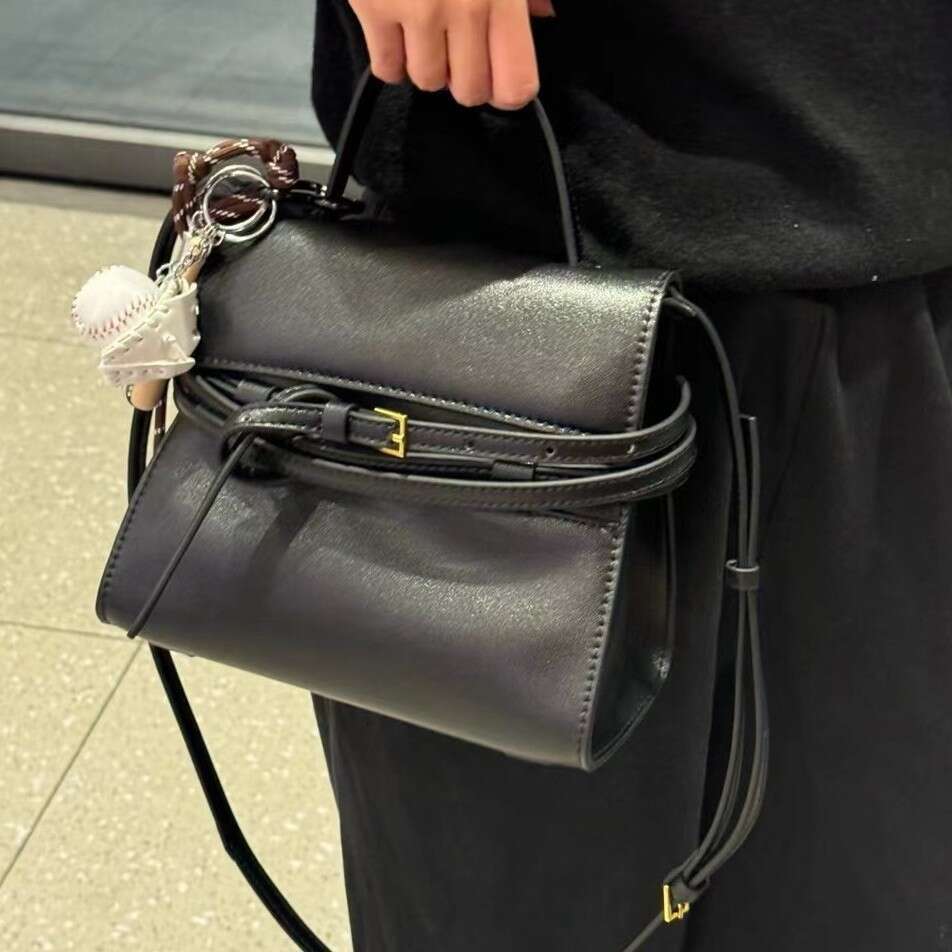 Mm Women's Bags Autumn/Winter New Celebrity Same Style Belt Strap One Shoulder Tote Leather Luxury Trendy Ins Women's Bag