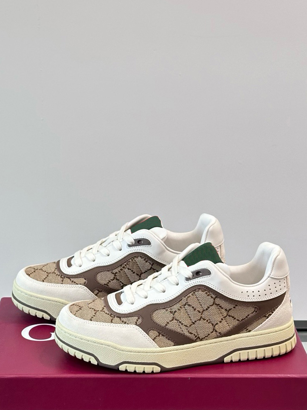 re web series womens sports shoe designer shoes creates 807057 lace up fixed low top retro white shoes sizes 3546 ladies casual sneakers