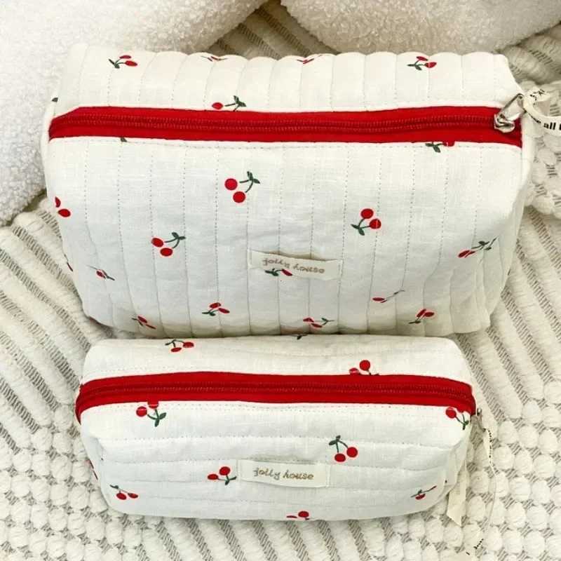New Fi Cherry Pattern Makeup Bag Suitable for Womens Travel Small Square Makeup Storage Bag Cute Quilted Cotton Pencil BoxXJ250415