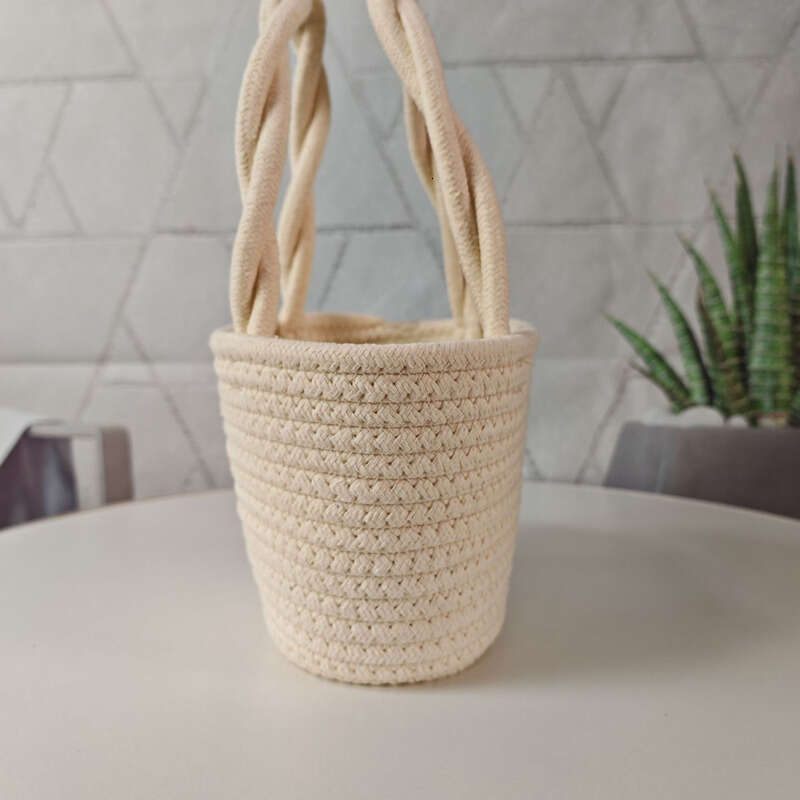 Handbag, cotton thread, casual woven beach vacation straw bag, fashionable and casual, solid color, trendy outfit