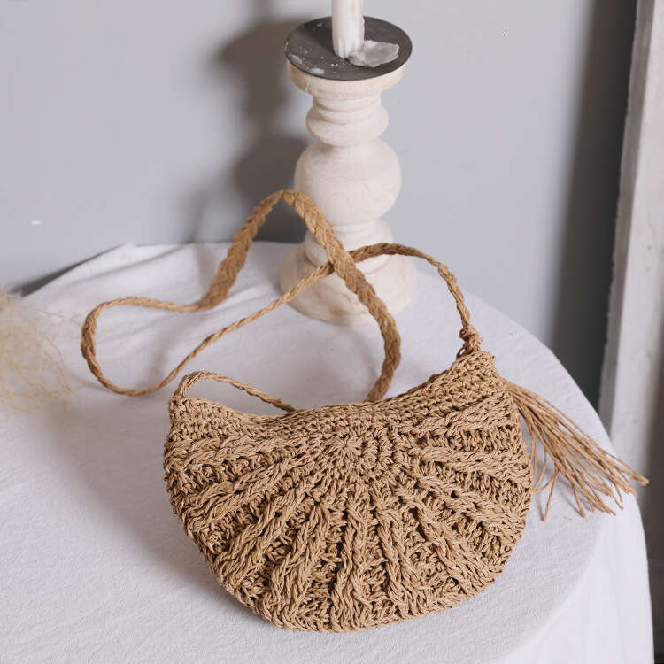 Handmade Beach Bag Grass Woven Single Shoulder Diagonal Cross Women's Bag, Fashionable Small Capacity Forest Style Beach Vacation Bag Kq2