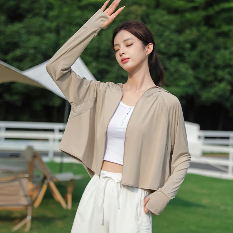 Outdoor Sun Protection Ice Silk Suscreen Clothing Hooded Brim UPF50 Womens Sun Protection Mountaineering Breathable Jackets 250415