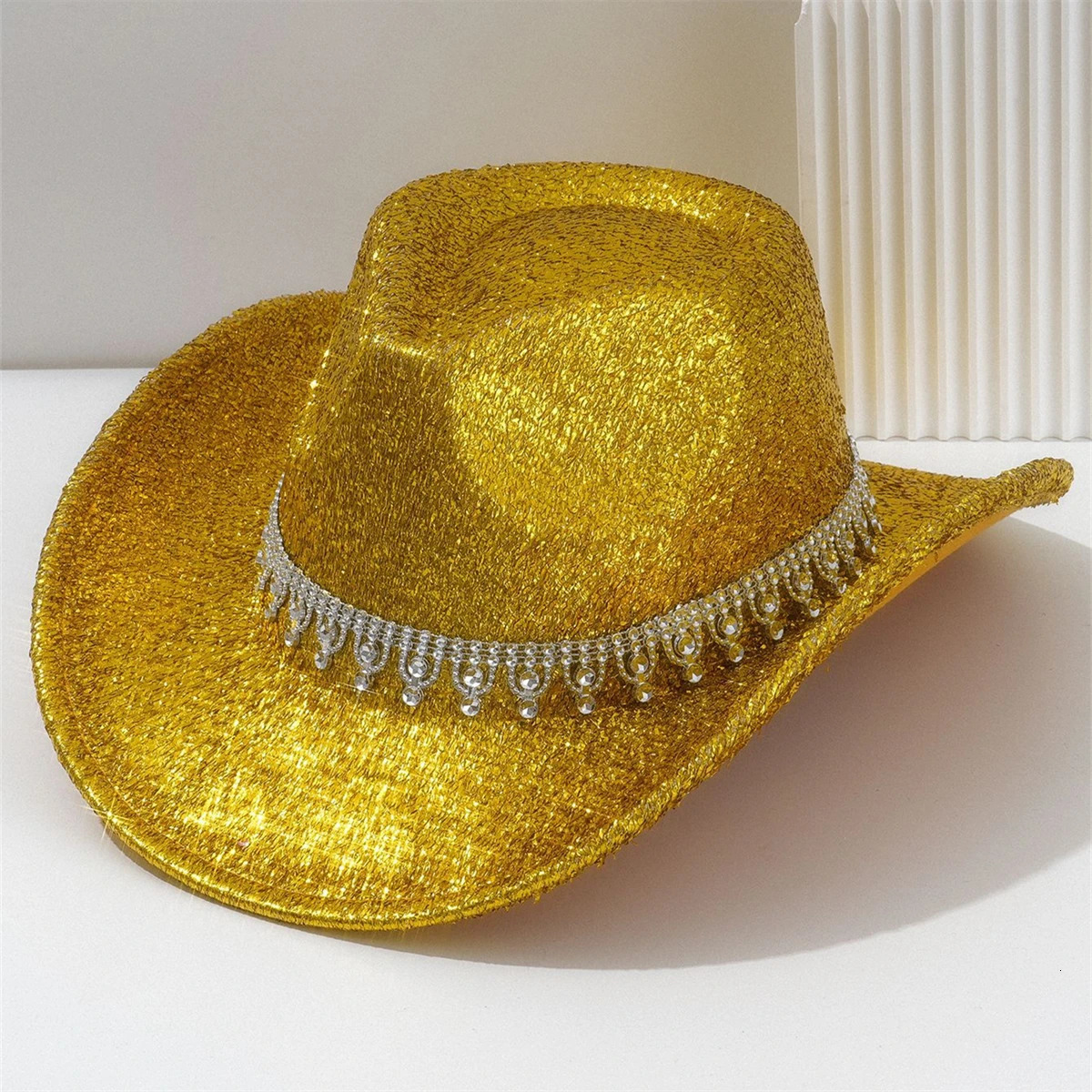 A Lady Western cowboy hat with Rhinestone ribbons sparkled silver jazz hat of all seasons for men to party in retro felt hats 250407