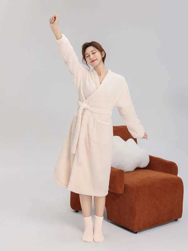 Winter Warm Sleepwear Thicken Flannel Women Pajama Coral Fleece Loose Bathrobe Female Casual Home Wear Clothes Shower Robe C251115
