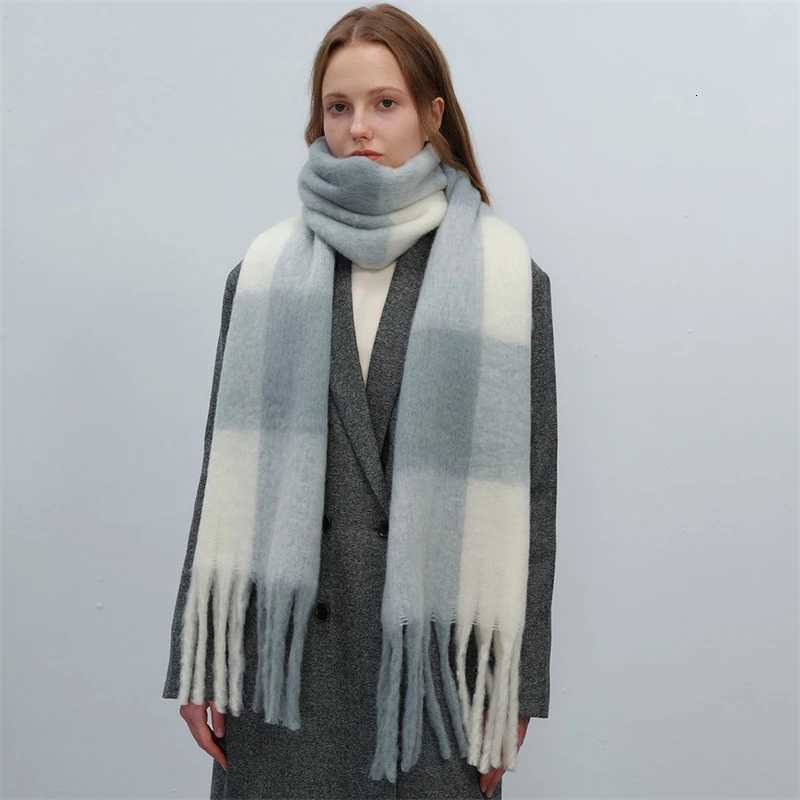 Luxury 2024 Cashmere Feeling Plaid Scarf Women Winter Thicken Warm Big Shawl Pashmina Tassel Scarves Soft Blanket Bandana Thick Muffler Y251115