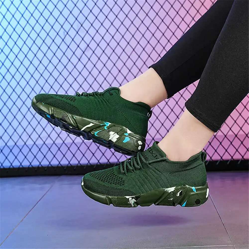 2025 new men's and women's sports shoes designer fashion casual shoes couple shoes