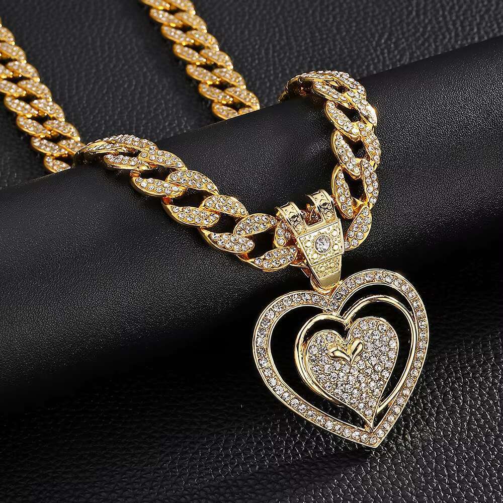DHcollection Iced Out 15MM Cuban Necklace With Alloy and Rhie Hip Hop Heart Pendant Rapper Chain