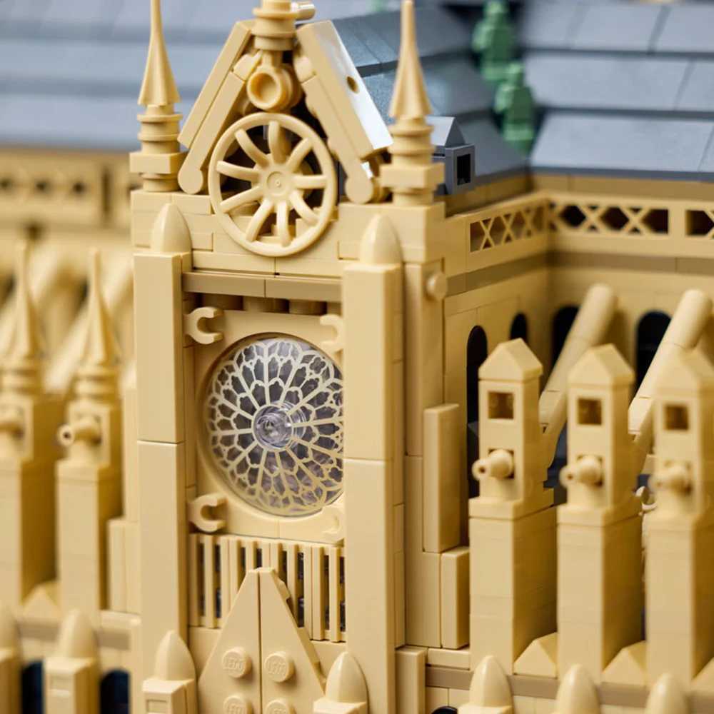 Notre Dame Cathedral Building Model Kit 21061 Collectable Building Blocks Set Adult Gift Creativity W250415