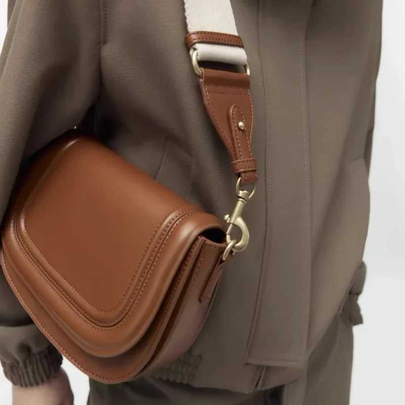 Fashion Small Flap Bag Designer Wide Strap Saddle Women Shoulder Bags Luxury PU Leather Crossbody Bag Trend Small Phone PursesW251115