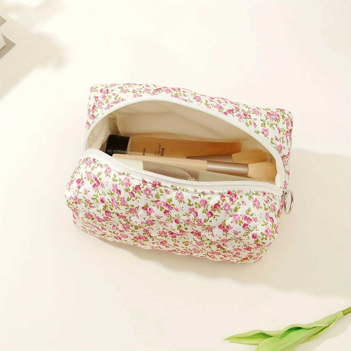 Matte makeup bag floral makeup bag fashionable and cute travel makeup bag organizer makeup brush storage bagXJ250415
