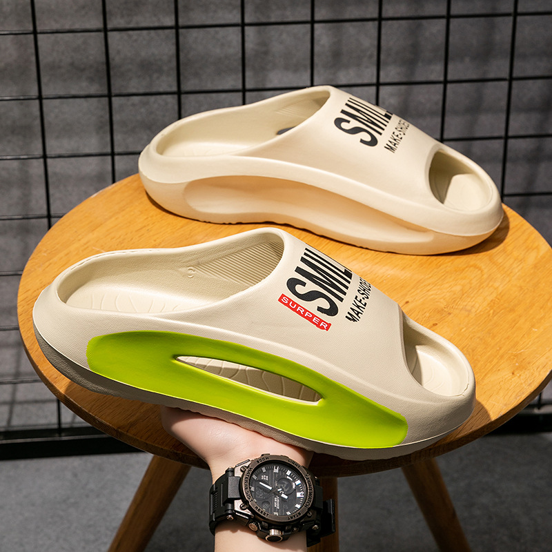 free shipping designer slippers 2025 new Men's outdoor flip-flops for wearing on the beach with anti-slip features trendy summer sandals fashiona