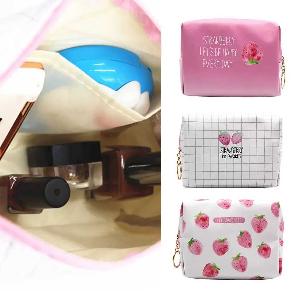 Strberry Creative Large Capacity Travel Organizer Makeup Bag Cluh Bag W Bag Cosmetics Bag Travel OrganizerXJ250415